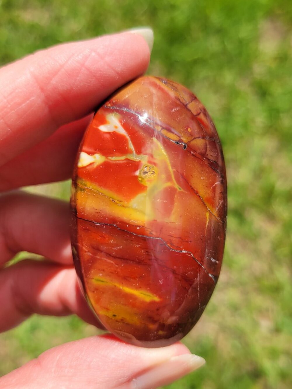 Mookaite Palm Stone (M110)